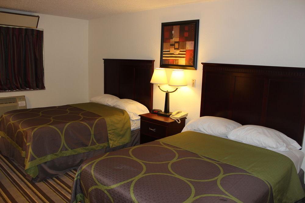 Hotel Super 8 By Wyndham Tuscaloosa Zewnętrze zdjęcie