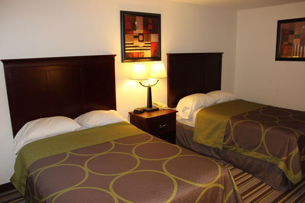 Hotel Super 8 By Wyndham Tuscaloosa Zewnętrze zdjęcie