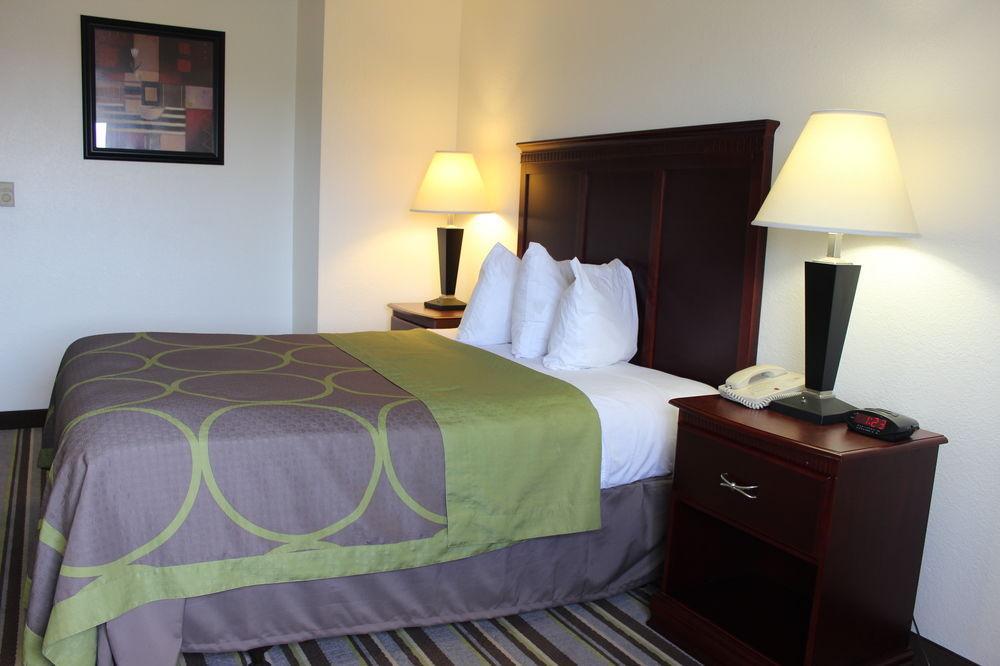 Hotel Super 8 By Wyndham Tuscaloosa Zewnętrze zdjęcie