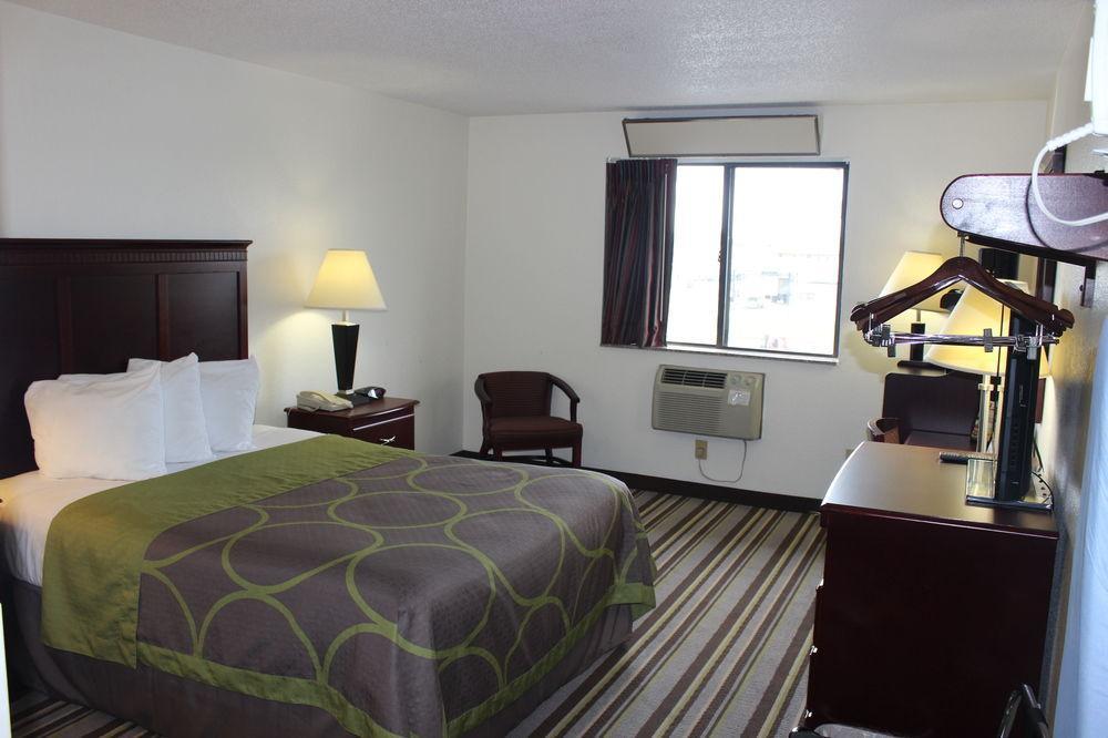 Hotel Super 8 By Wyndham Tuscaloosa Zewnętrze zdjęcie