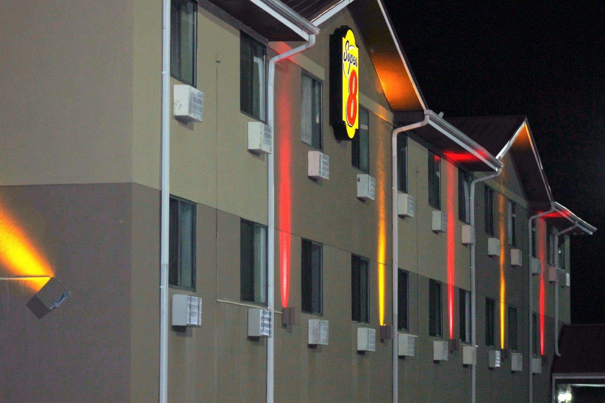 Hotel Super 8 By Wyndham Tuscaloosa Zewnętrze zdjęcie